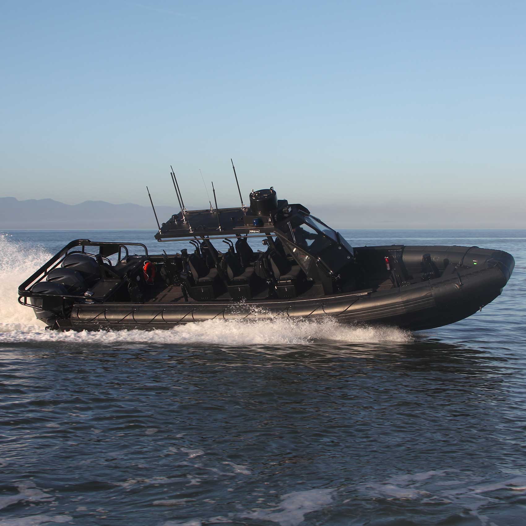 Zodiac Milpro - bateau militaire avec toit - 2018